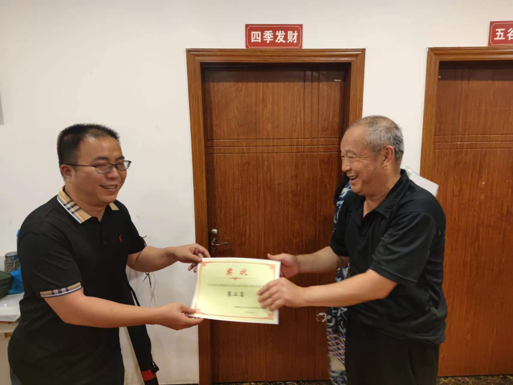 钓鱼比赛照片4