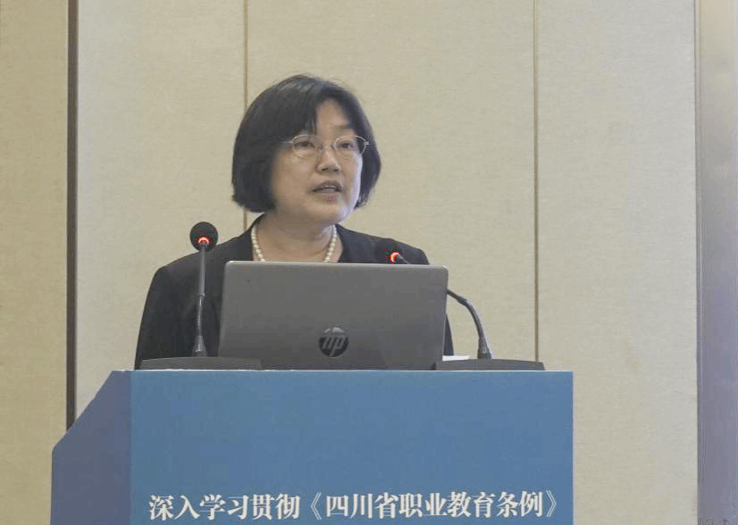 党委书记陈小红赴泸州参加2024年成渝地区双城经济圈职业教育活动周